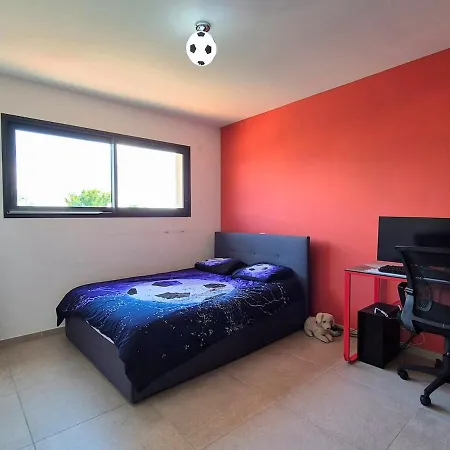 Villa Hanane Prestige, Piscine Sans Vis à Vis Canohès