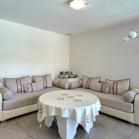 Villa Hanane Prestige, Piscine Sans Vis à Vis Canohès